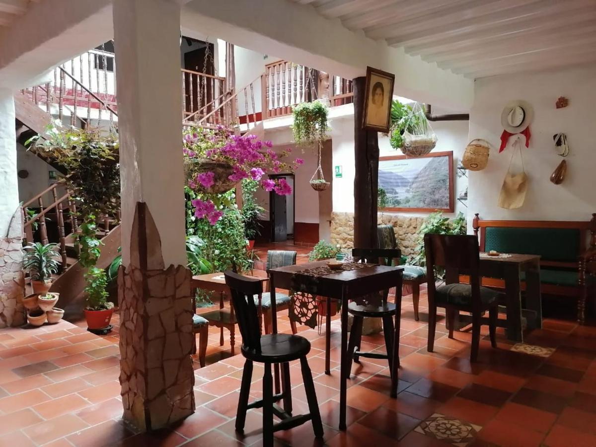 Hotel Central Graciela Valle de San José エクステリア 写真