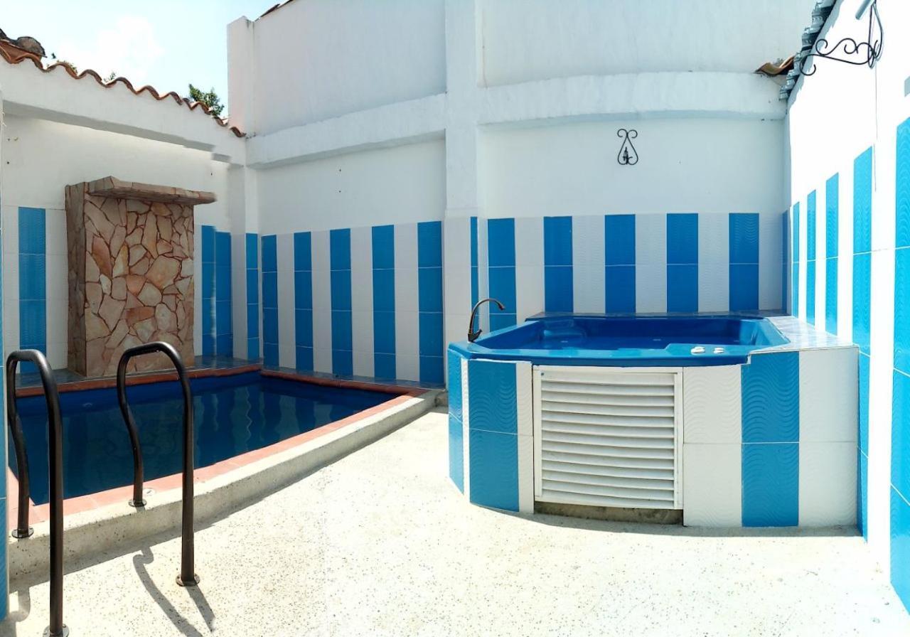 Hotel Central Graciela Valle de San José エクステリア 写真