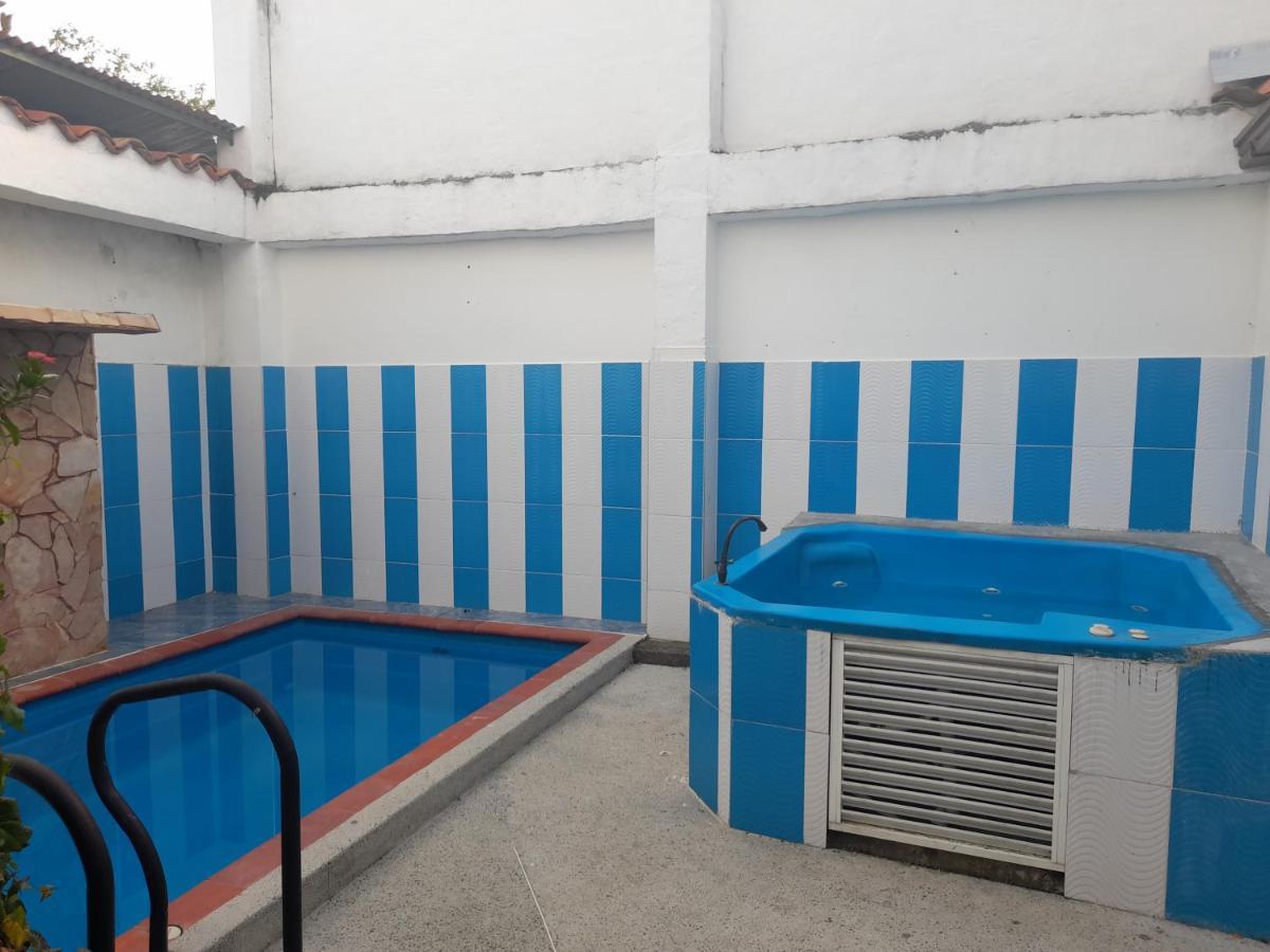 Hotel Central Graciela Valle de San José エクステリア 写真