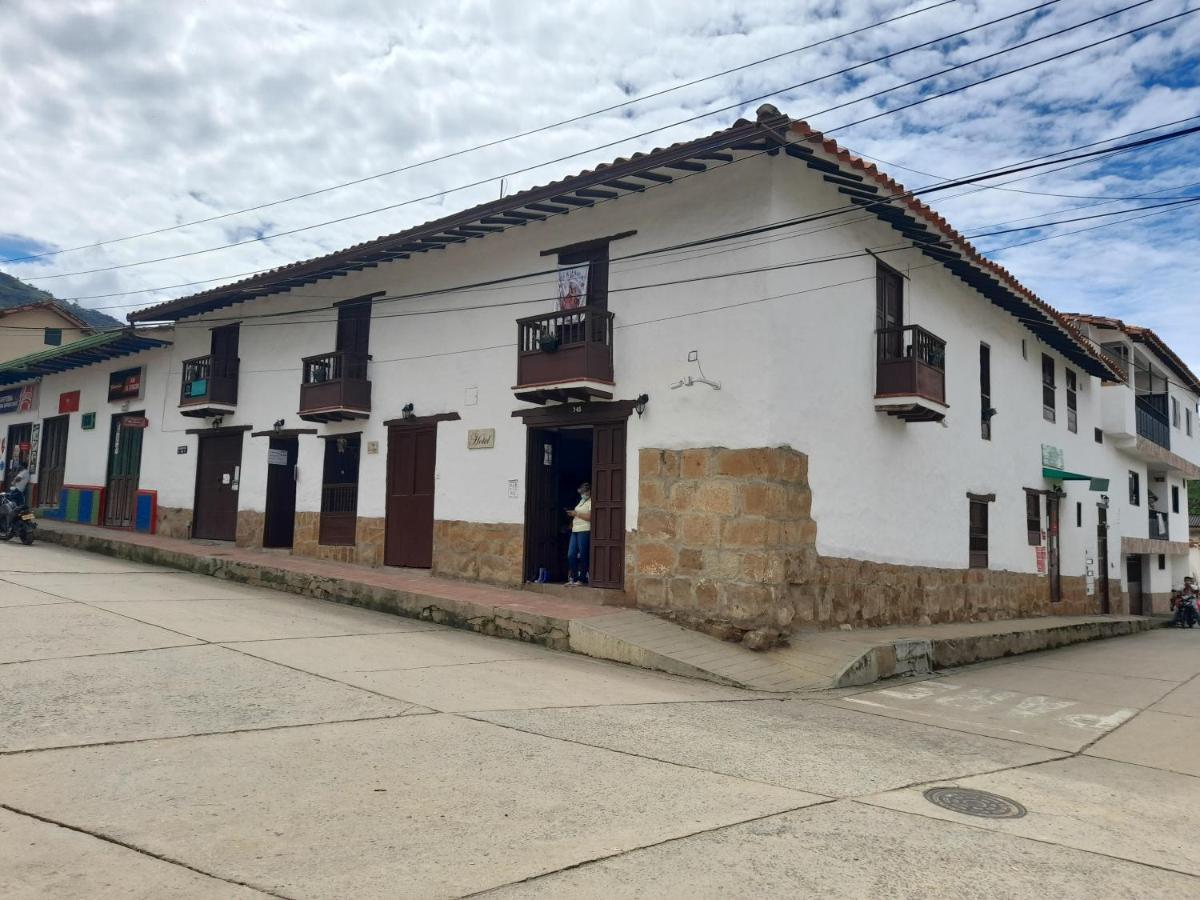 Hotel Central Graciela Valle de San José エクステリア 写真
