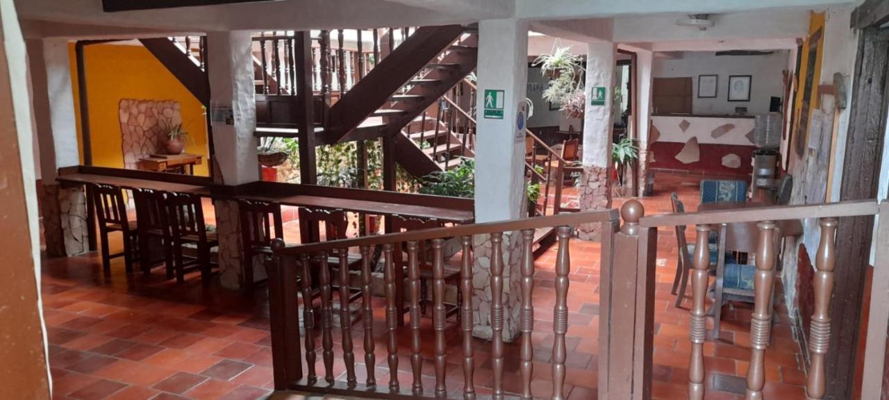 Hotel Central Graciela Valle de San José エクステリア 写真