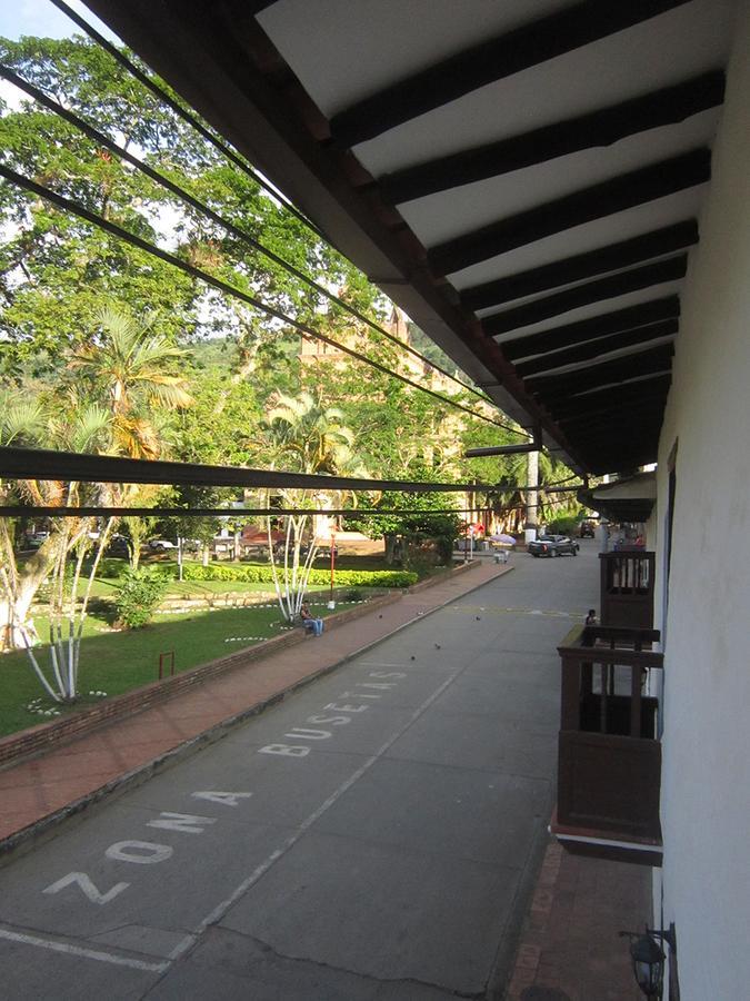 Hotel Central Graciela Valle de San José エクステリア 写真