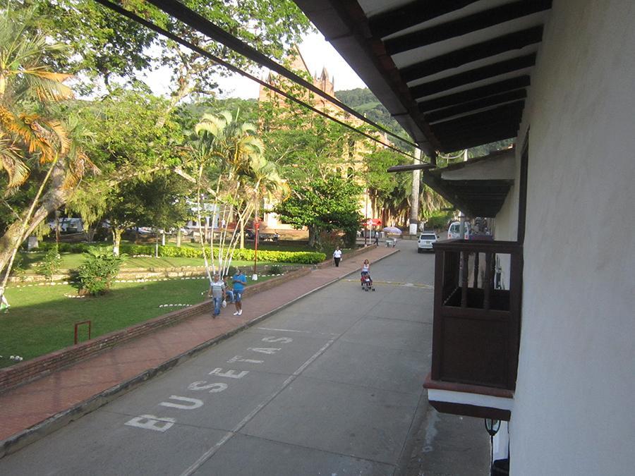 Hotel Central Graciela Valle de San José エクステリア 写真